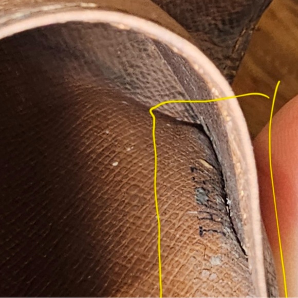 Louis Vuitton Monogram 6 Key Holder with Chain and Charm - Picture 8 of 14